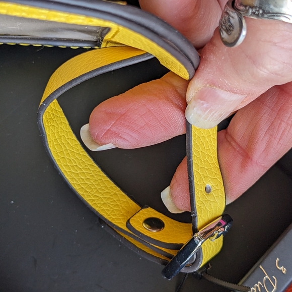 Collection Xiix NWT 3 PC travel set passport earbuds luggage tag pink ye… - Picture 8 of 16